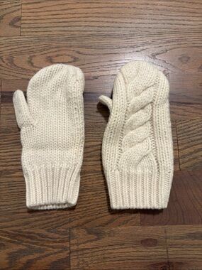 J.Crew Cream Cable-Knit Women's Mittens GUC